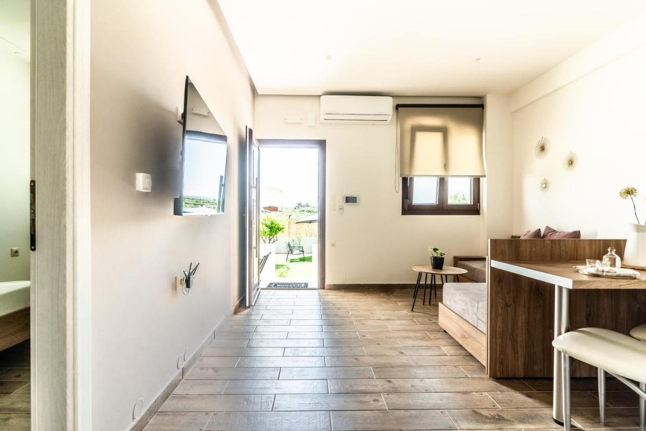 Cozy House With Pool Near Beach Gazi Luaran gambar