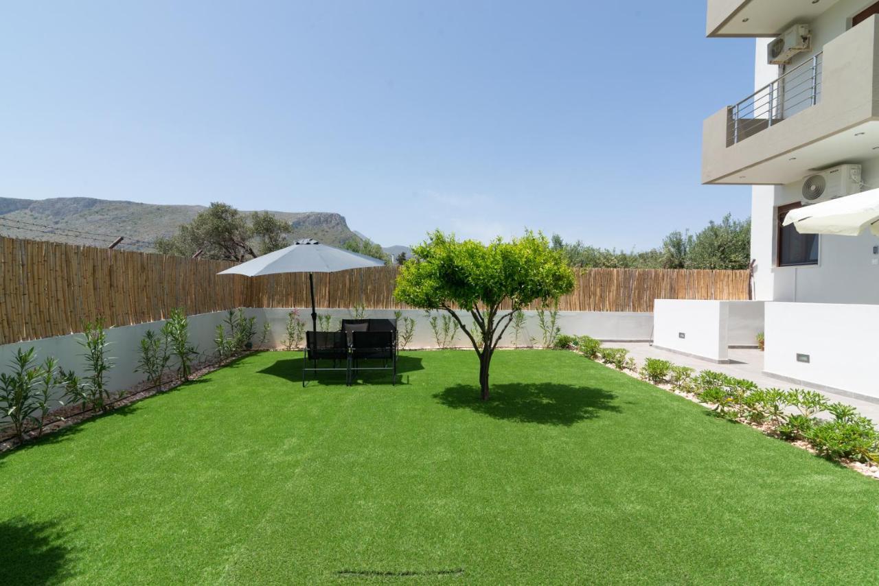 Cozy House With Pool Near Beach Gazi Luaran gambar